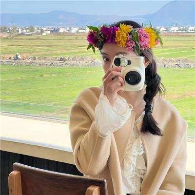 圈内老戏骨机场牵手女助理，后援会发声明，深夜持续发酵